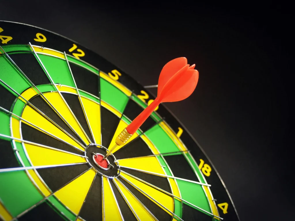 Arrow at the target of Dart board