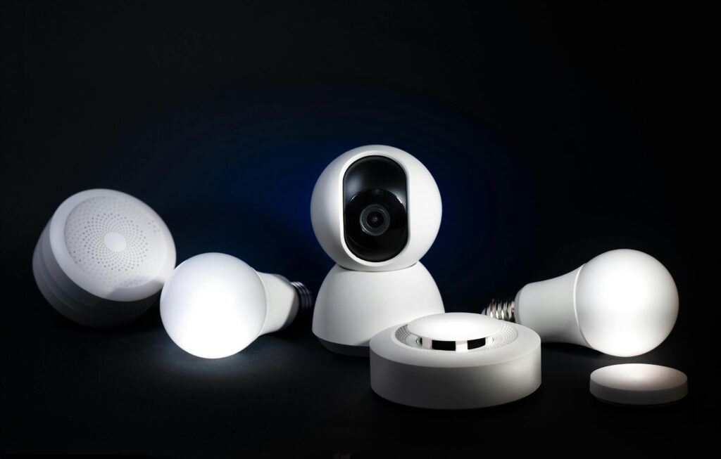 Different IOTs like bulbs, webcam, and Alexa 