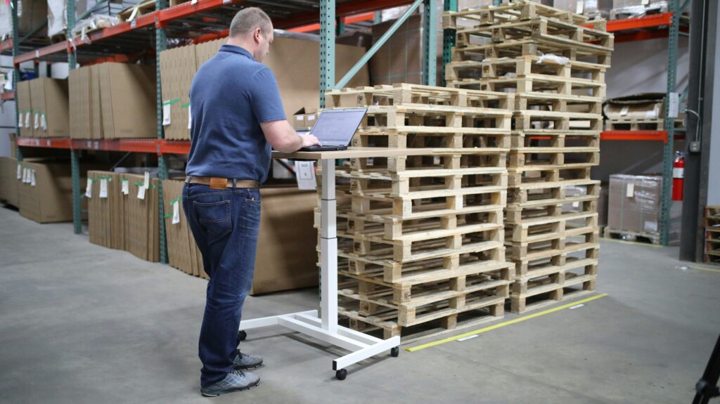 Man working in the warehouse 